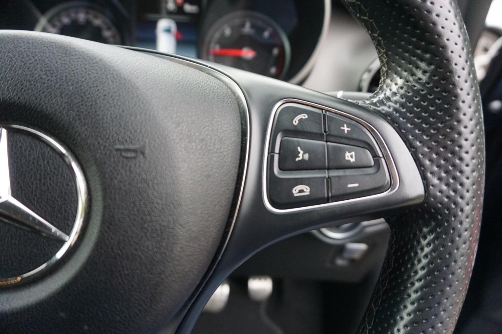 MERCEDES-BENZ V CLASS