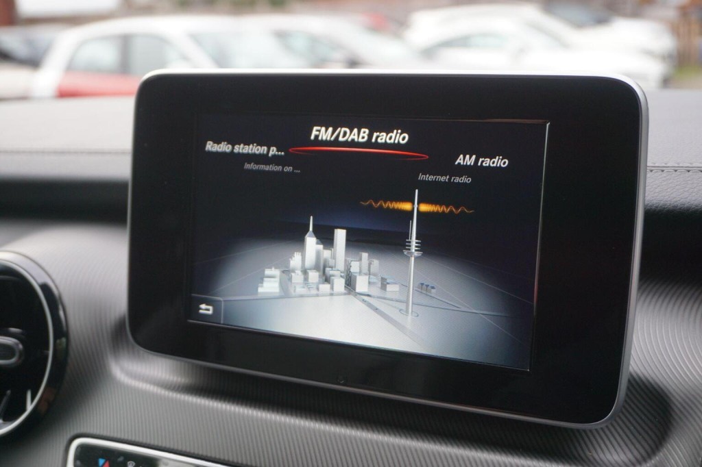 MERCEDES-BENZ V CLASS