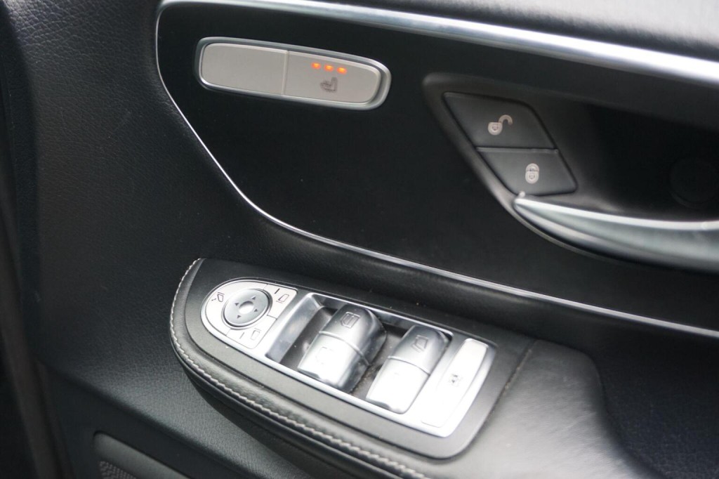 MERCEDES-BENZ V CLASS