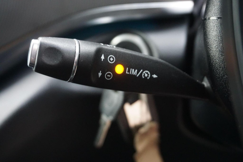 MERCEDES-BENZ V CLASS