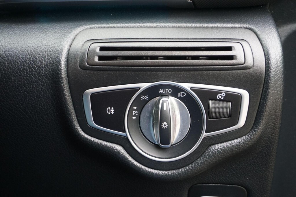 MERCEDES-BENZ V CLASS