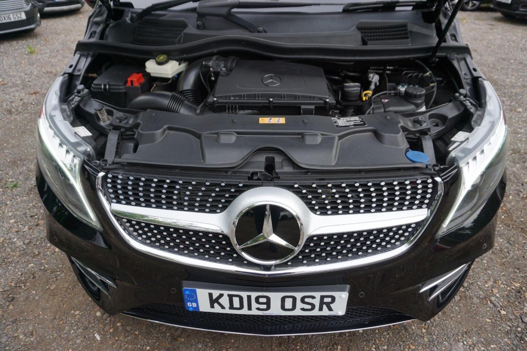 MERCEDES-BENZ V CLASS