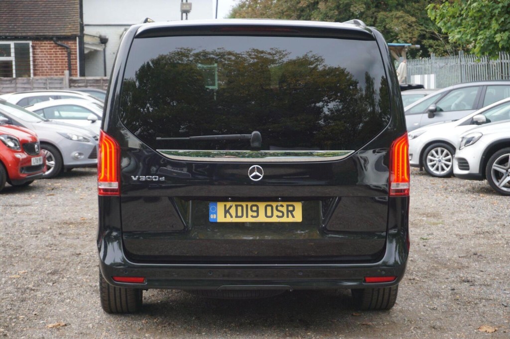 MERCEDES-BENZ V CLASS