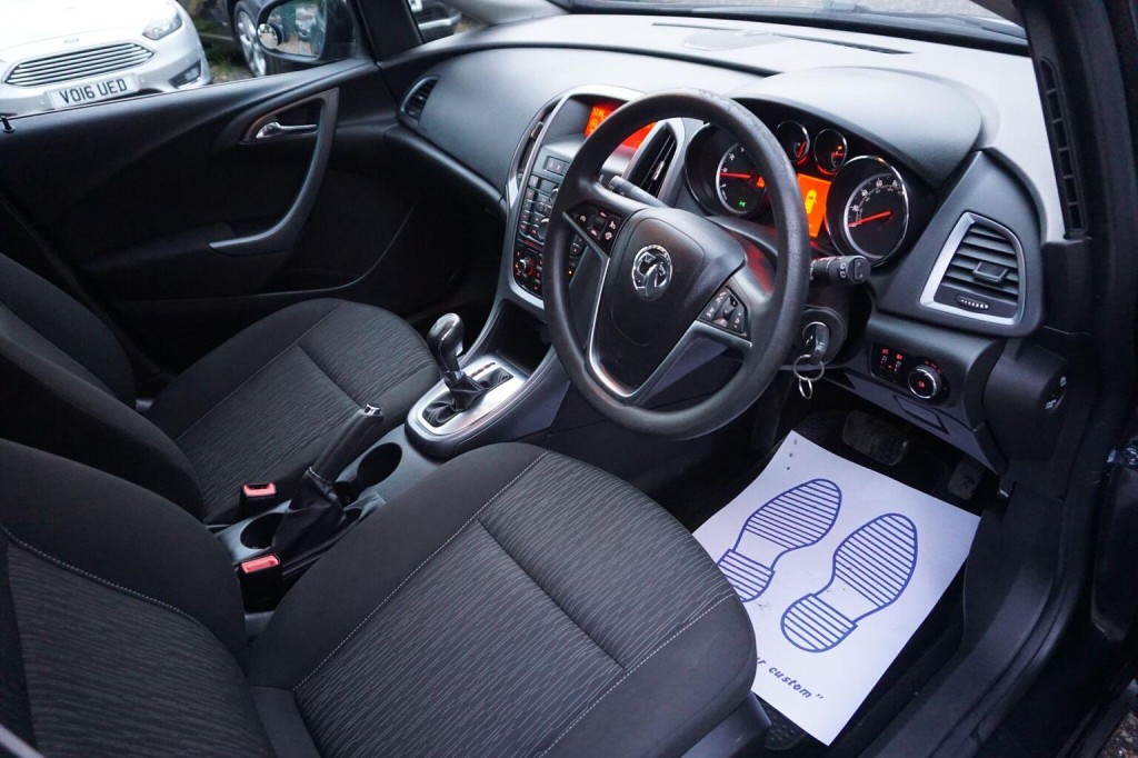 VAUXHALL ASTRA