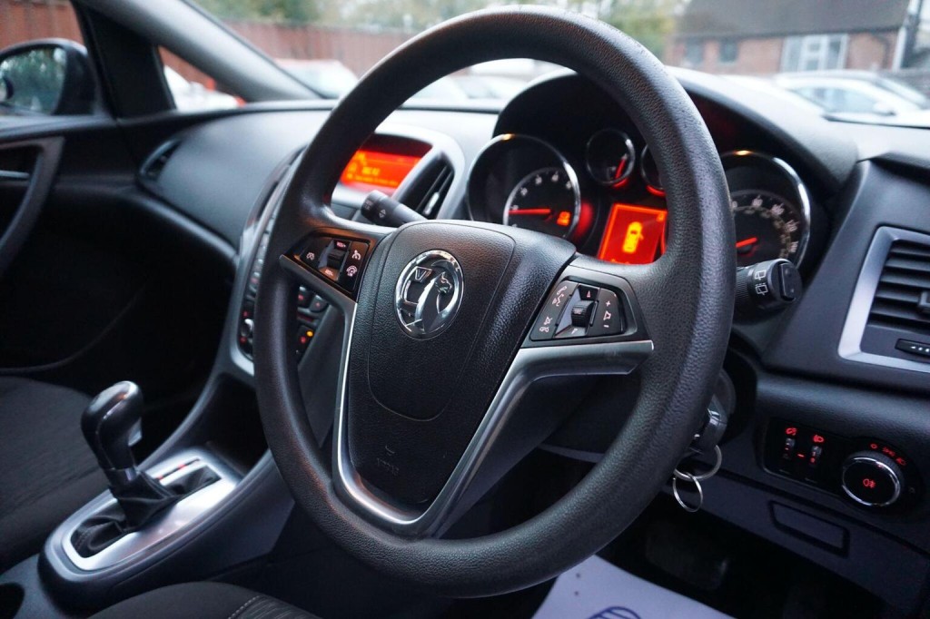 VAUXHALL ASTRA