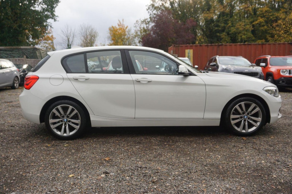BMW 1 SERIES