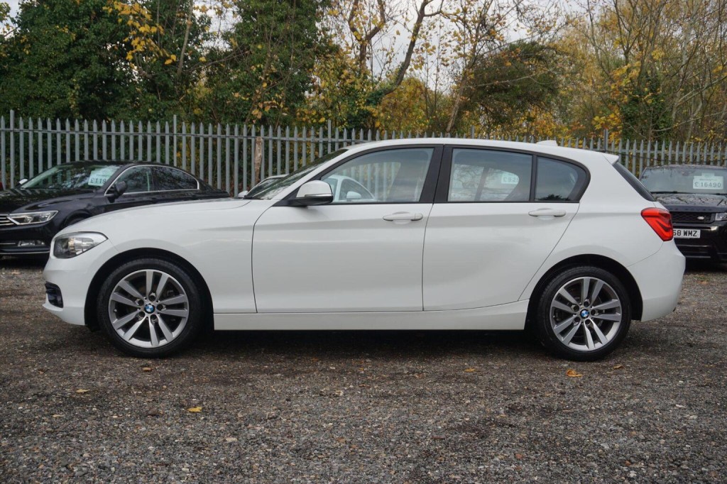 BMW 1 SERIES