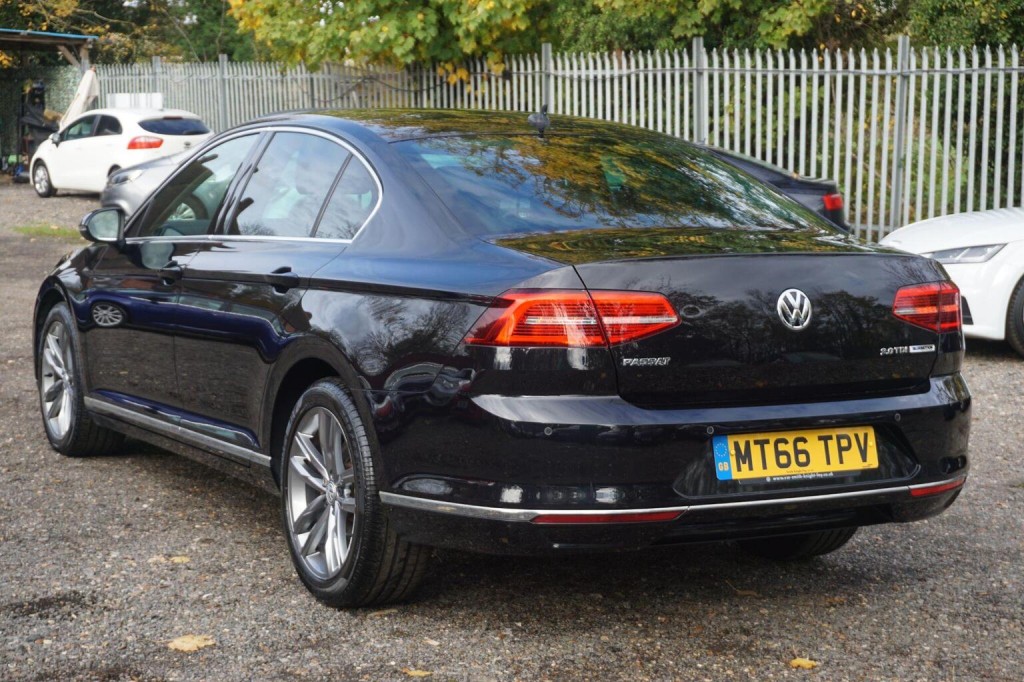 VOLKSWAGEN PASSAT