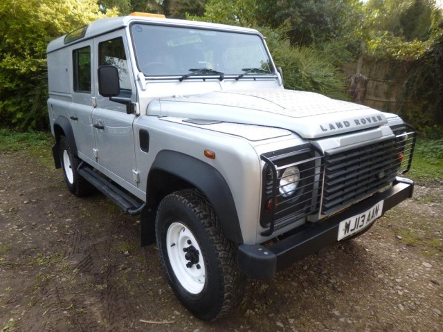 LAND ROVER DEFENDER 110