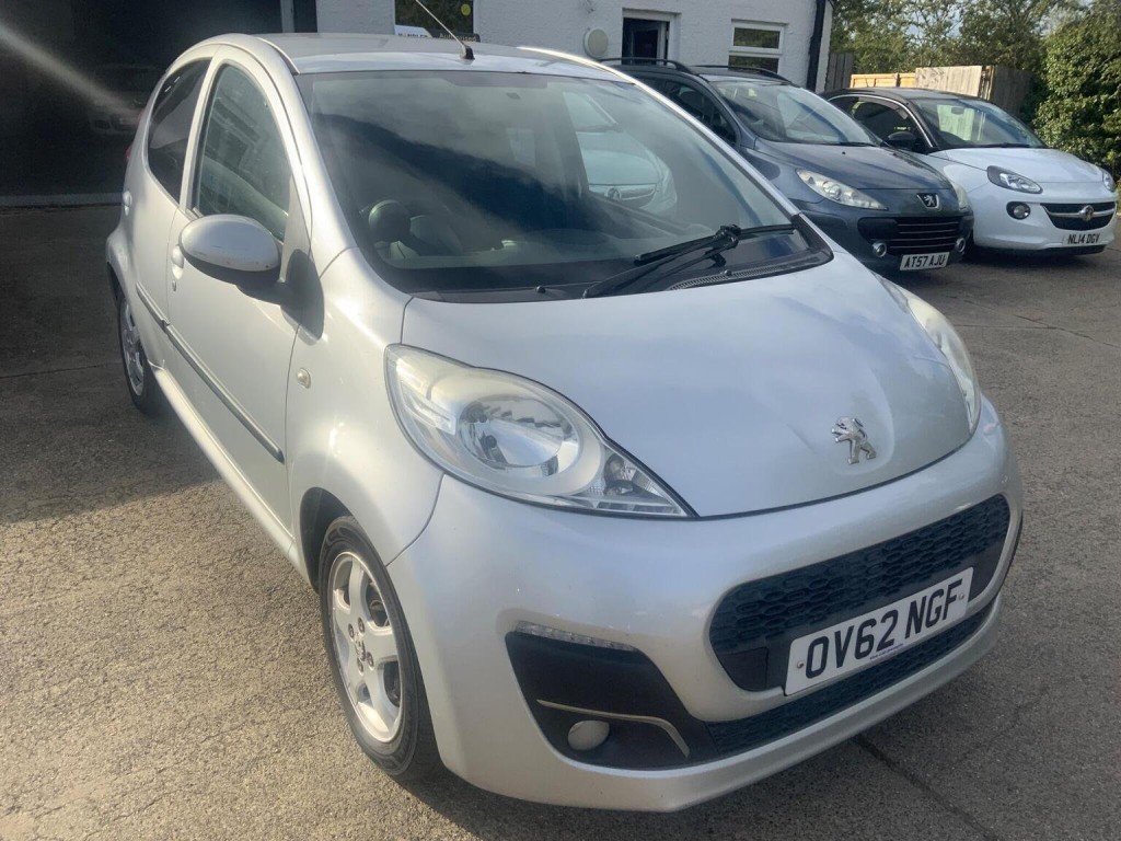 PEUGEOT 107 1.0 12V Allure Euro 5 5dr