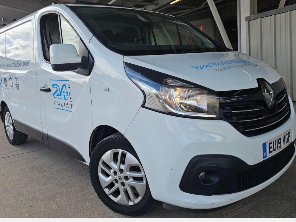 RENAULT TRAFIC 1.6 dCi 27 Sport Nav SWB Standard Roof Euro 6 5dr