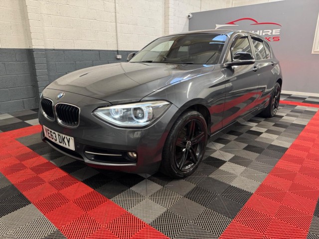 BMW 1 SERIES 2.0 120d Sport xDrive Euro 5 (s/s) 5dr