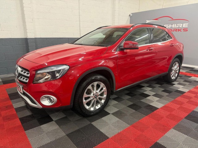 MERCEDES-BENZ GLA CLASS 1.6 GLA200 SE (Executive) Euro 6 (s/s) 5dr