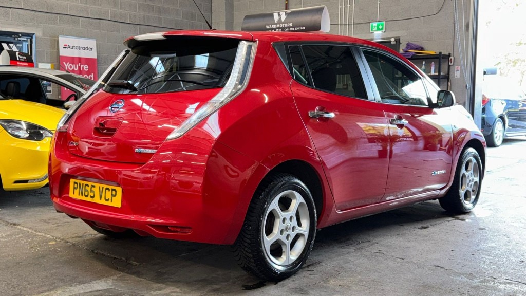 NISSAN LEAF