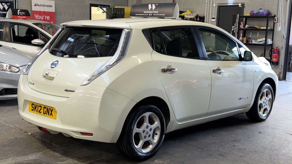 NISSAN LEAF