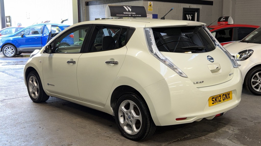 NISSAN LEAF