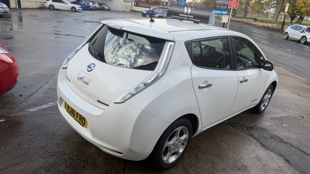 NISSAN LEAF