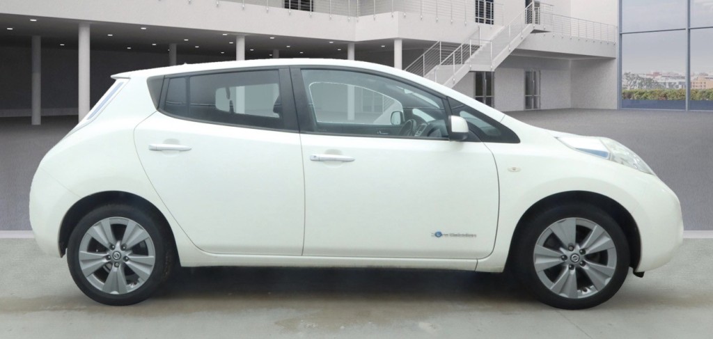 NISSAN LEAF