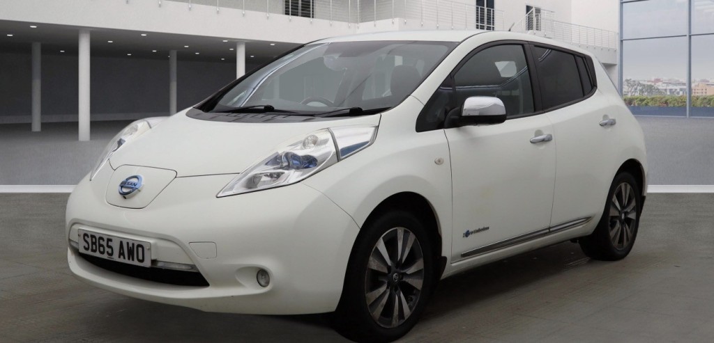 NISSAN LEAF