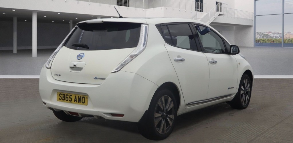 NISSAN LEAF