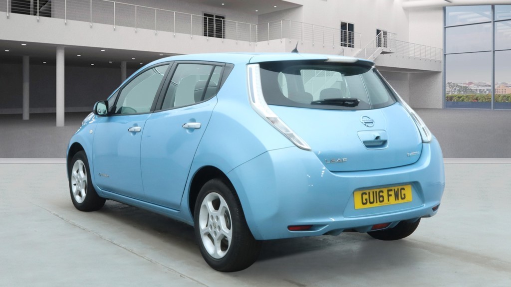 NISSAN LEAF