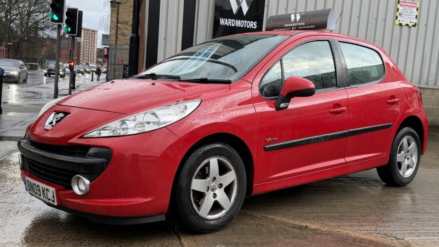 PEUGEOT 207