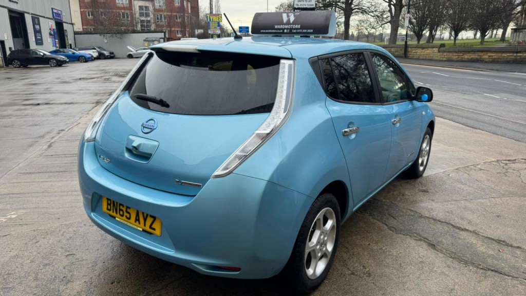NISSAN LEAF