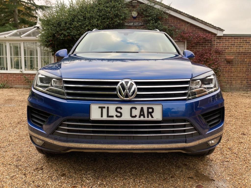 VOLKSWAGEN TOUAREG