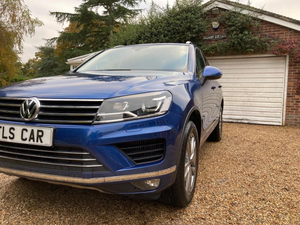 VOLKSWAGEN TOUAREG