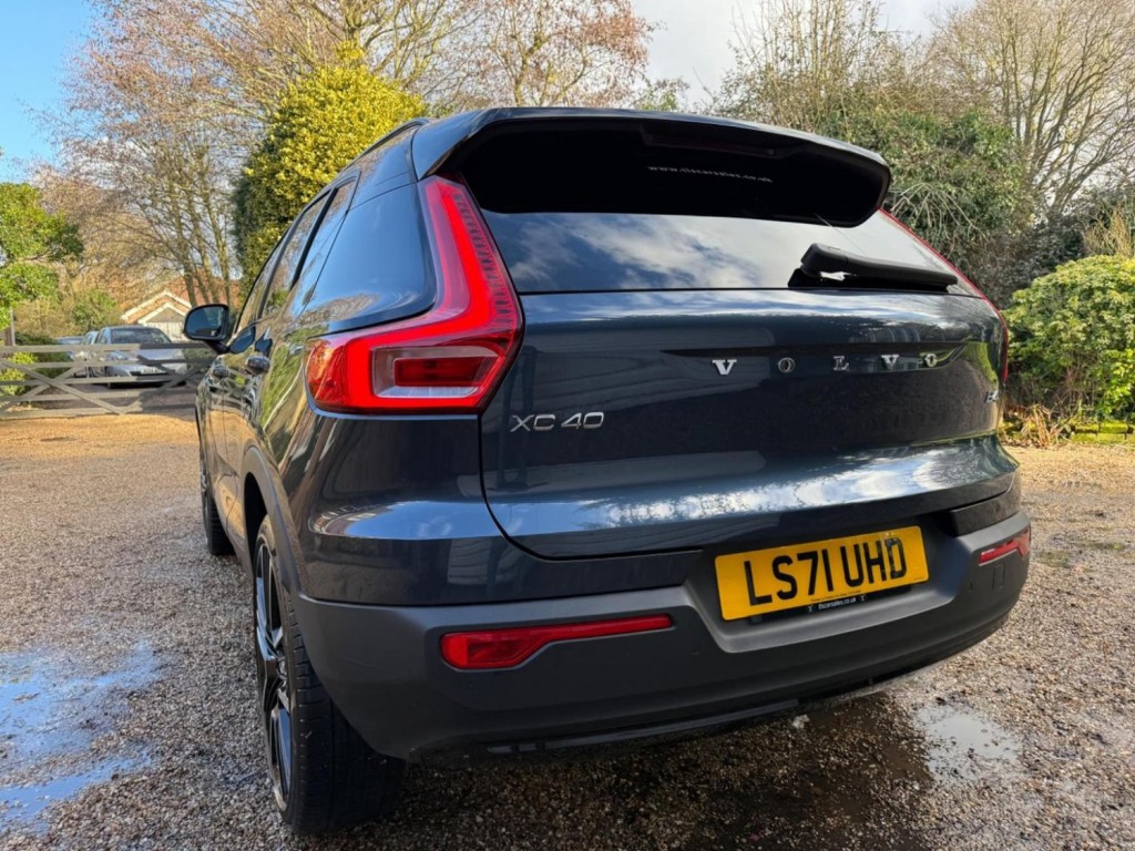 VOLVO XC40