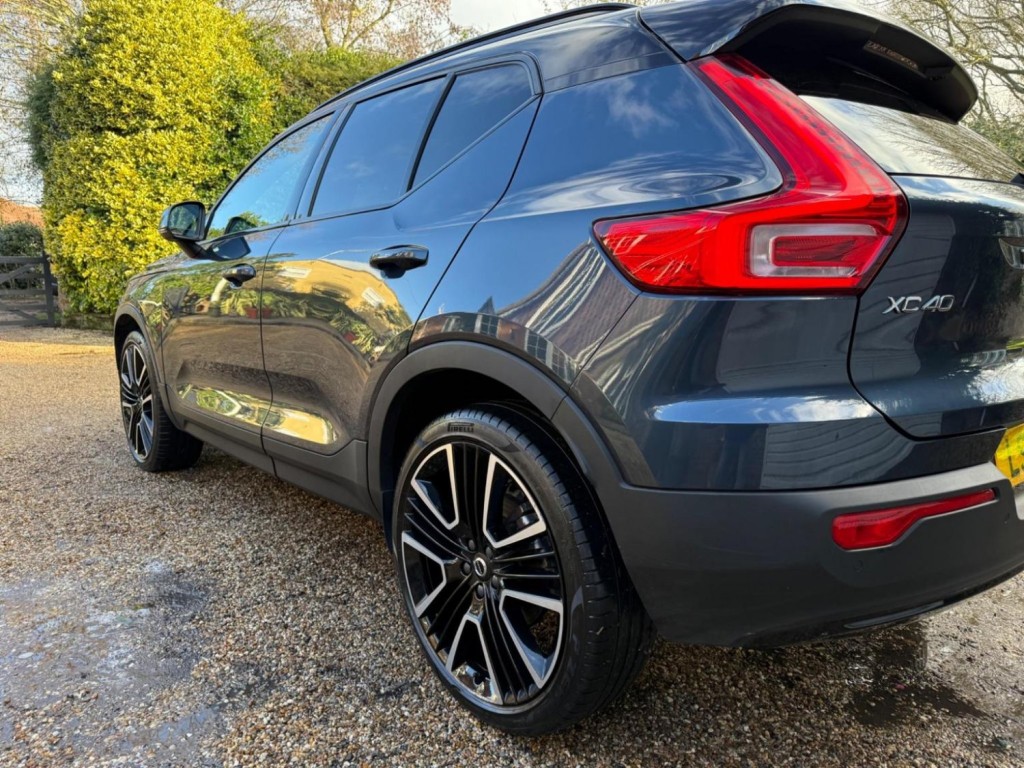 VOLVO XC40