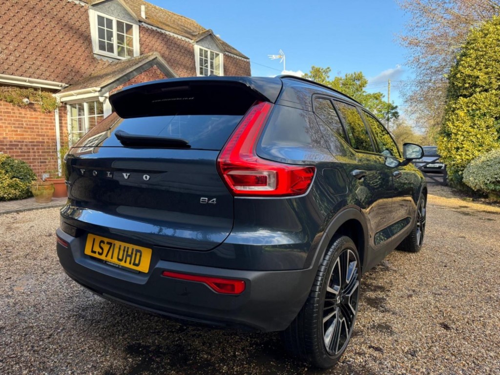 VOLVO XC40