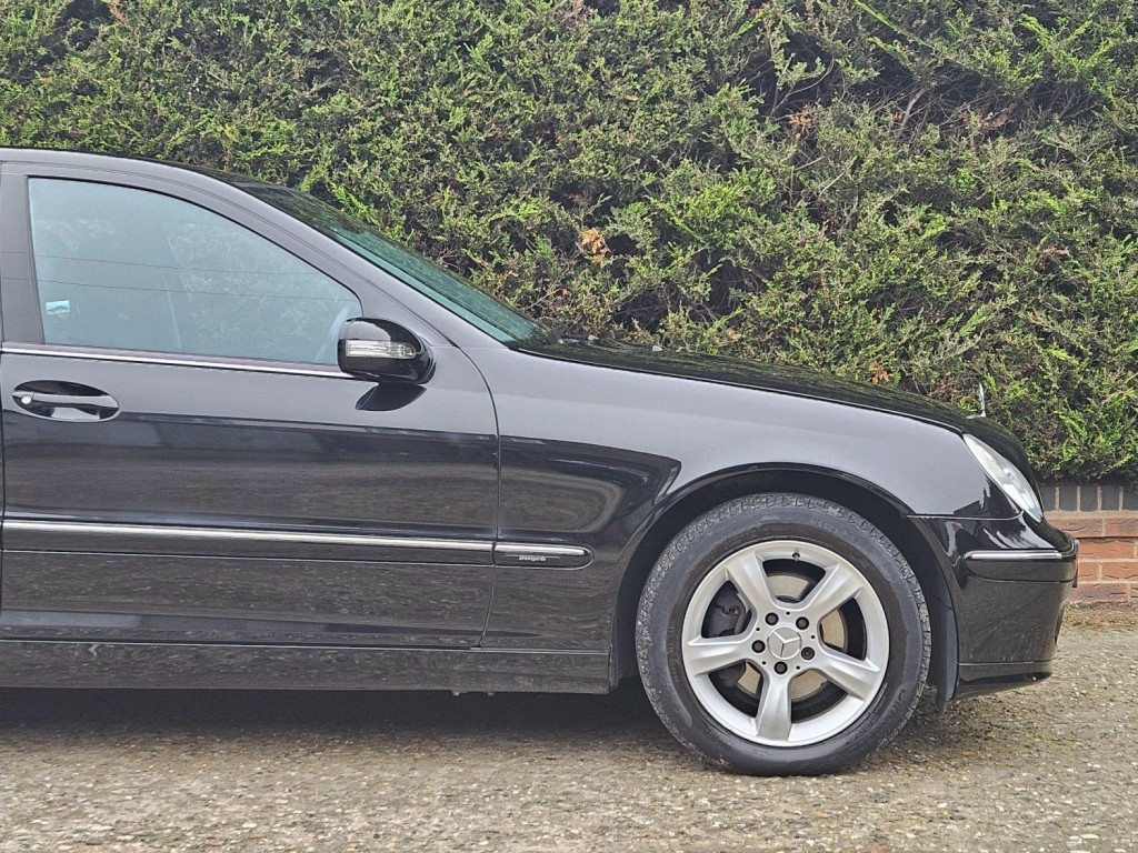 MERCEDES-BENZ C CLASS