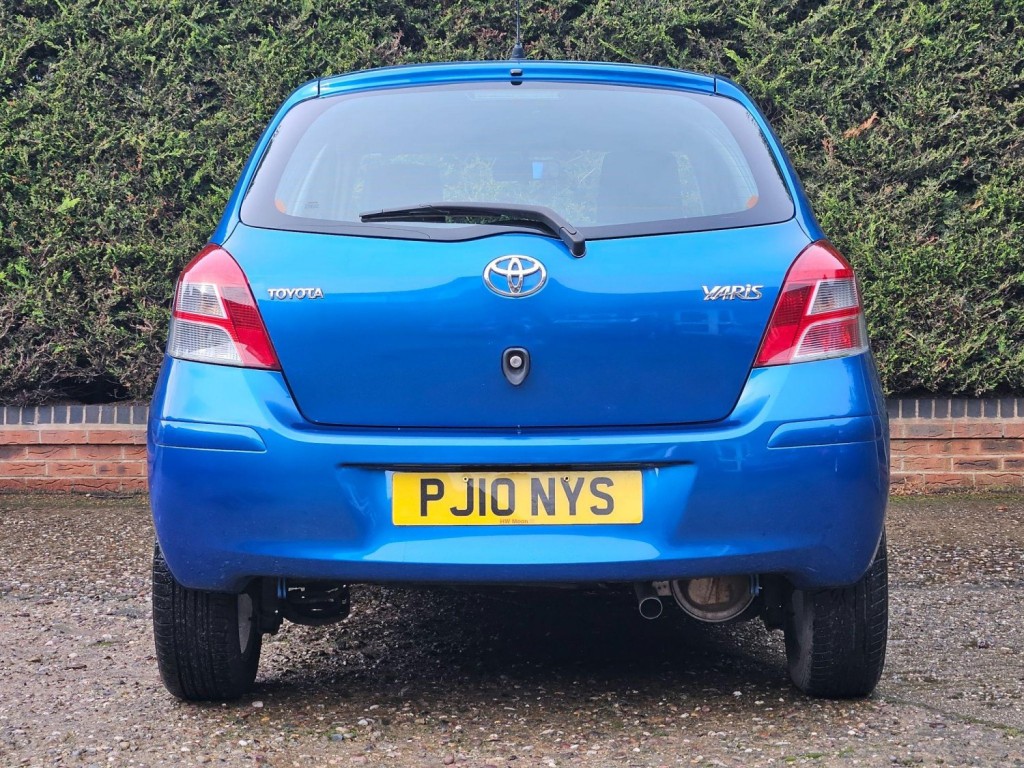 TOYOTA YARIS