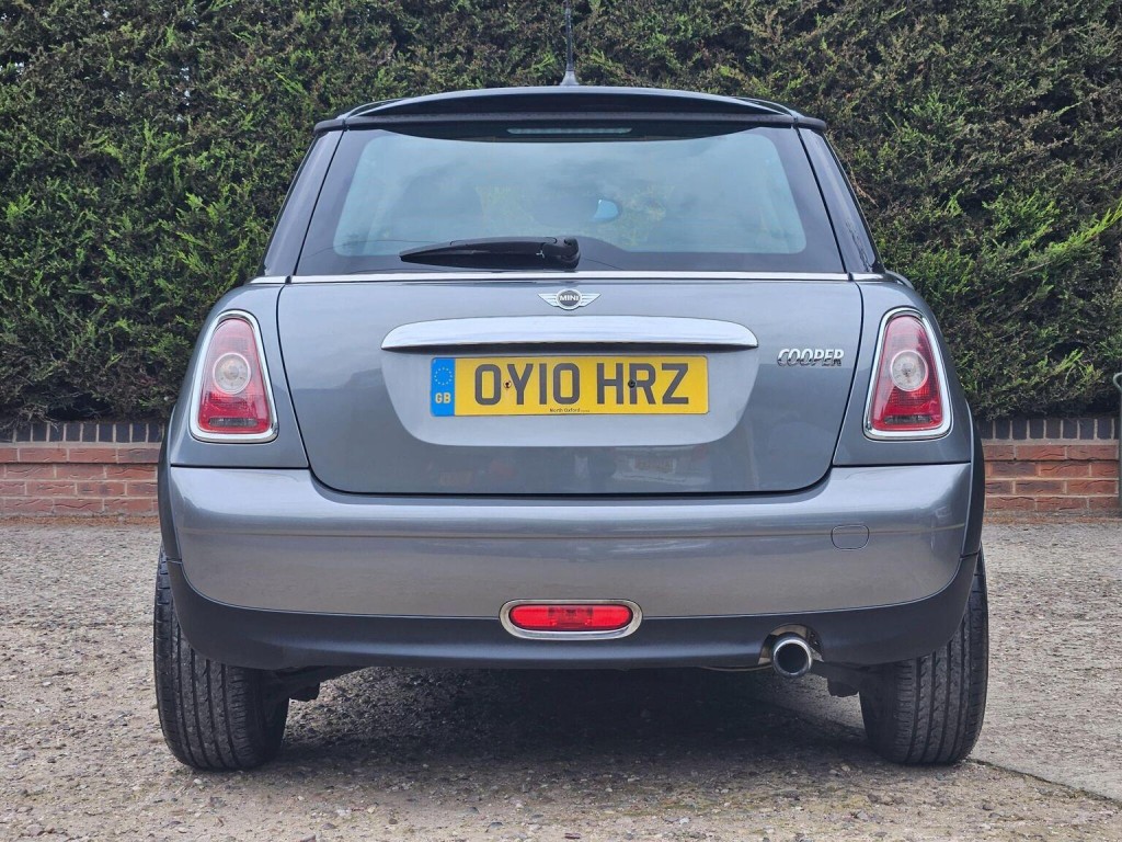 MINI HATCH