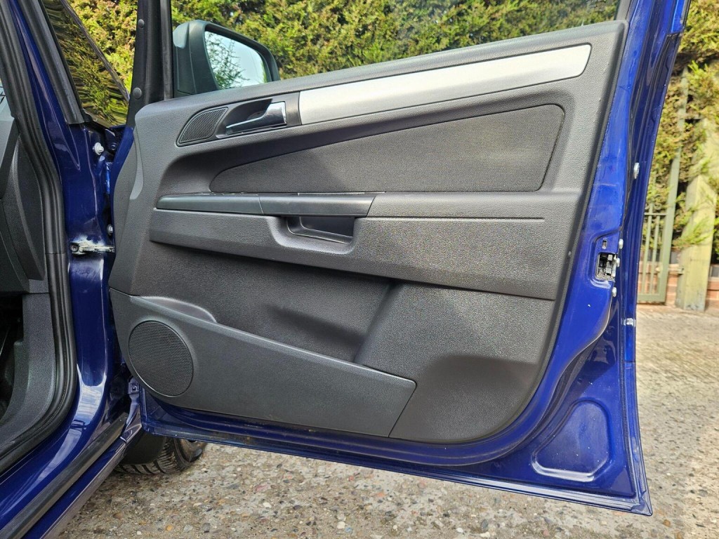 VAUXHALL ZAFIRA