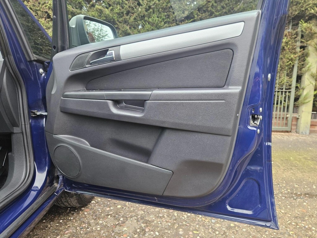 VAUXHALL ZAFIRA