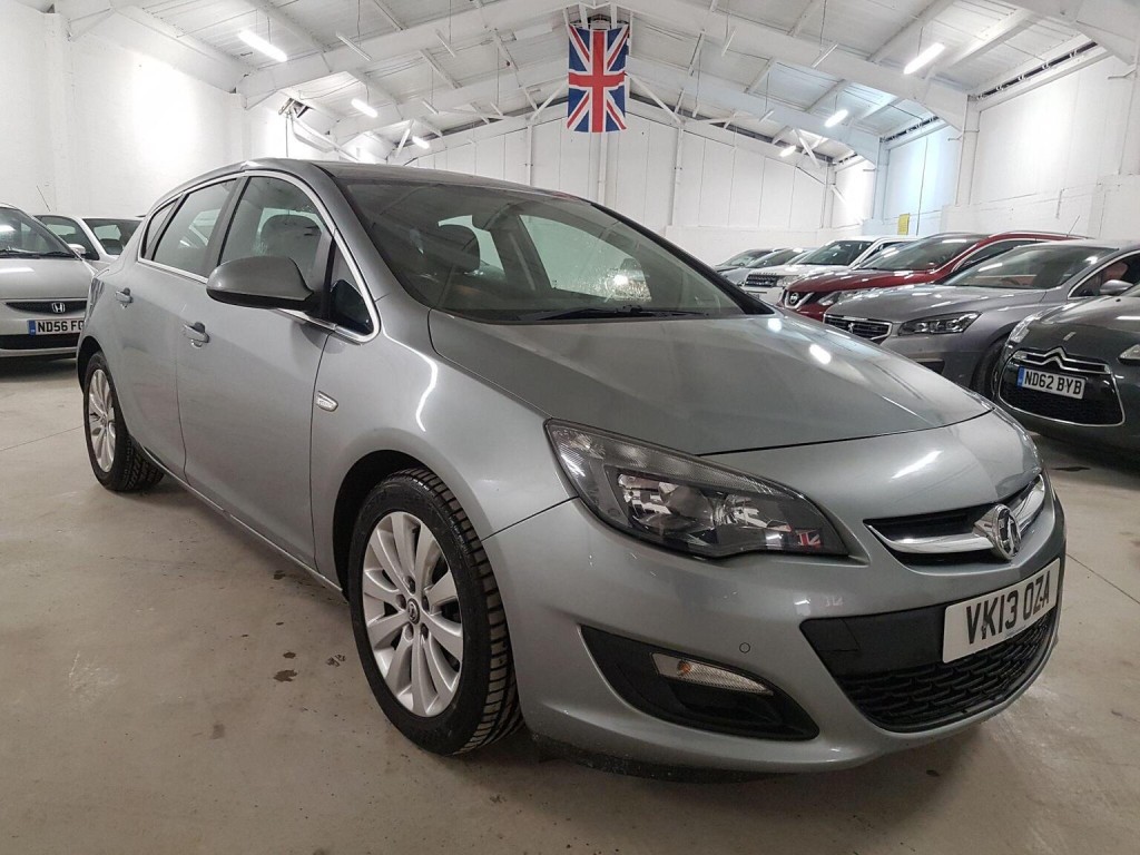 VAUXHALL ASTRA 1.7 CDTi ecoFLEX Tech Line Euro 5 (s/s) 5dr