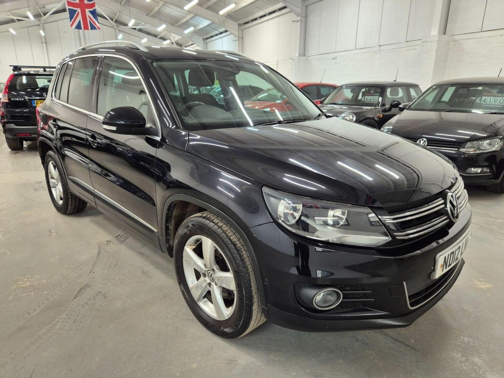 VOLKSWAGEN TIGUAN 2.0 TDI SE 4WD Euro 5 5dr