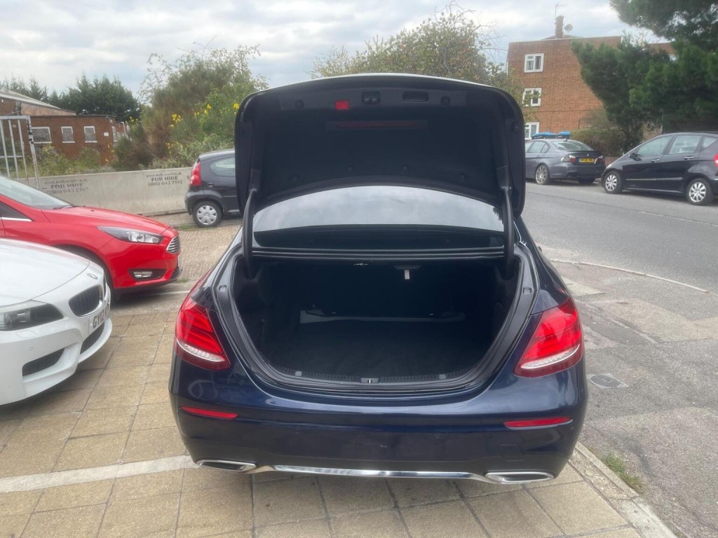 MERCEDES-BENZ E CLASS