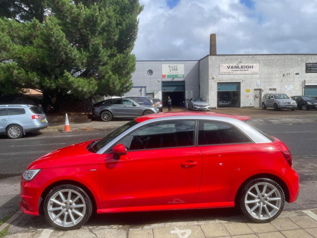 AUDI A1
