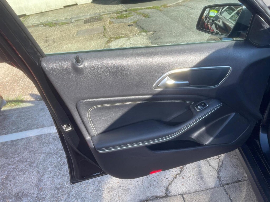 MERCEDES-BENZ GLA CLASS