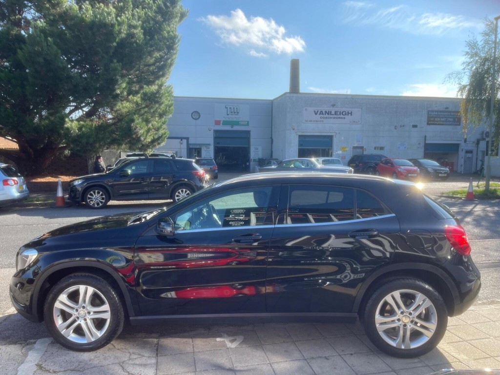 MERCEDES-BENZ GLA CLASS