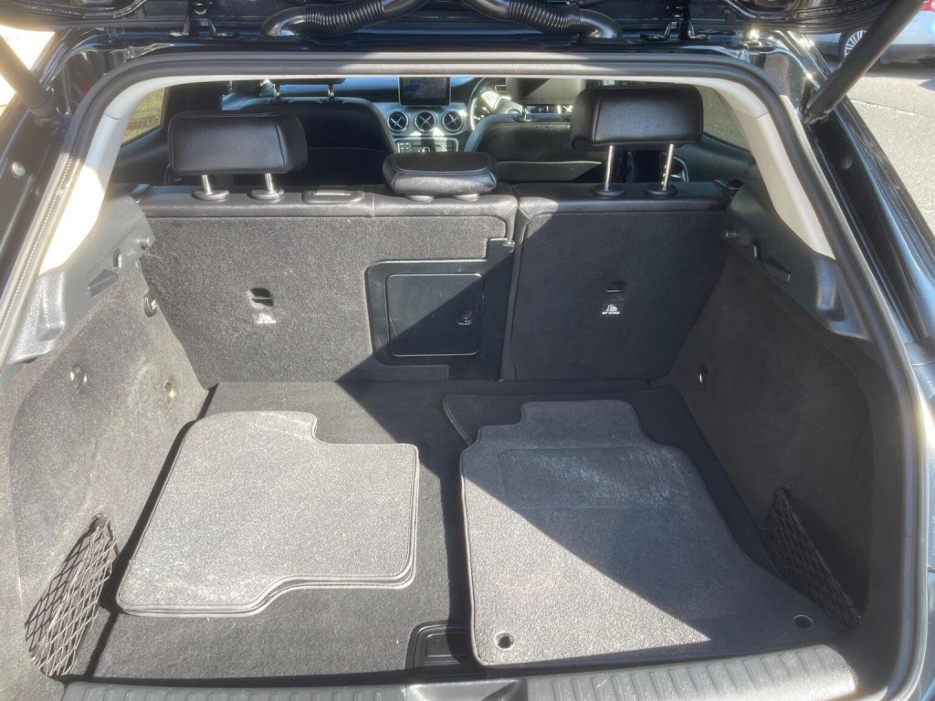 MERCEDES-BENZ GLA CLASS