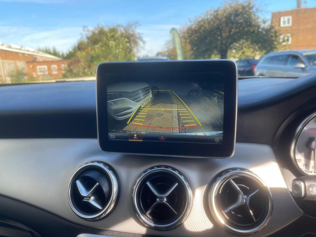 MERCEDES-BENZ GLA CLASS