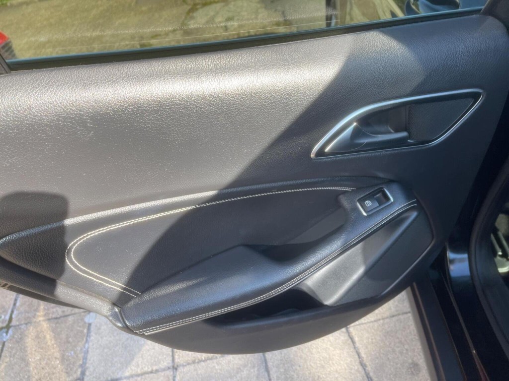 MERCEDES-BENZ GLA CLASS