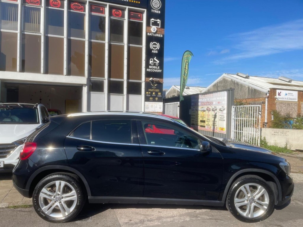 MERCEDES-BENZ GLA CLASS