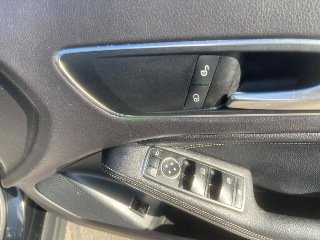 MERCEDES-BENZ GLA CLASS