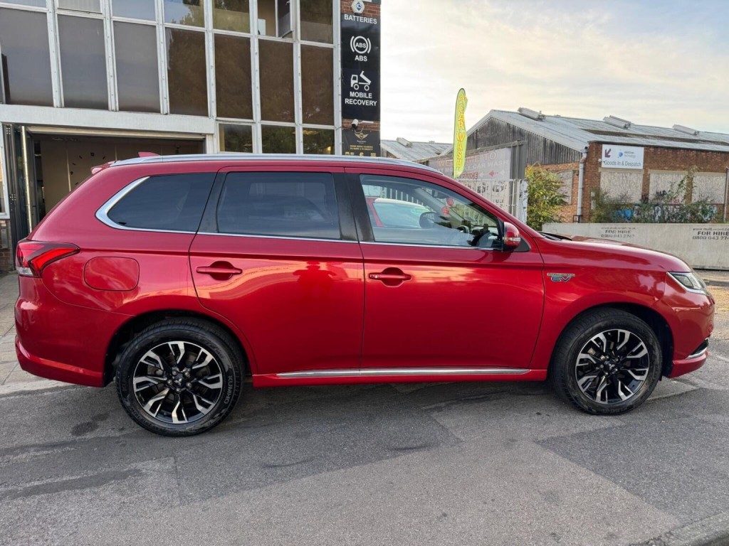 MITSUBISHI OUTLANDER