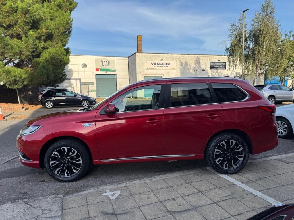 MITSUBISHI OUTLANDER